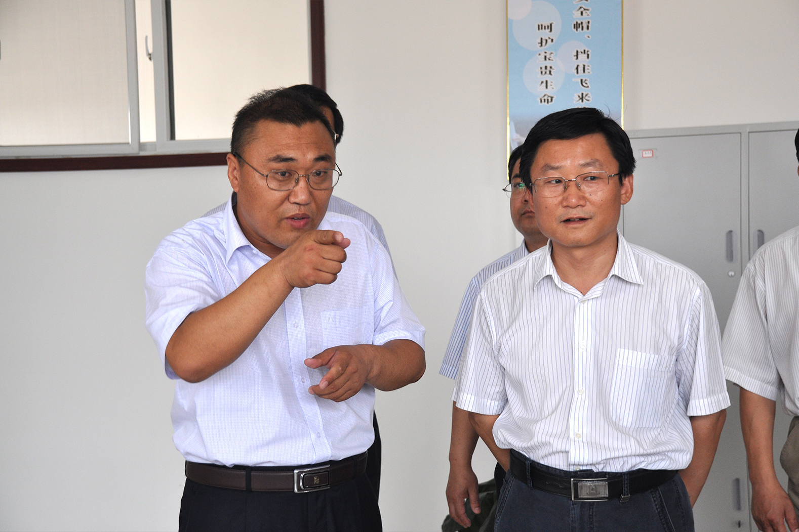 5、原廣饒縣委書記現(xiàn)東營(yíng)市政法委書記田和友到公司視察指導(dǎo).jpg